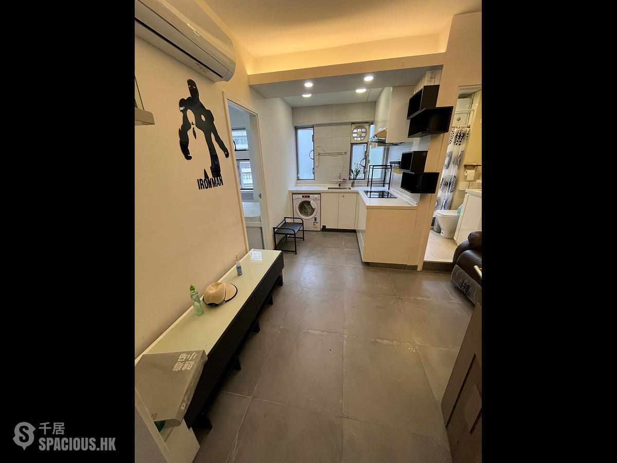 Sheung Wan - Lai Yan Lau 01