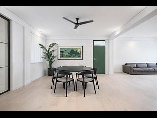 Chung Hom Kok - 8-14, Cape Road 04