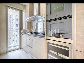 Wan Chai - The Avenue Phase 2 04