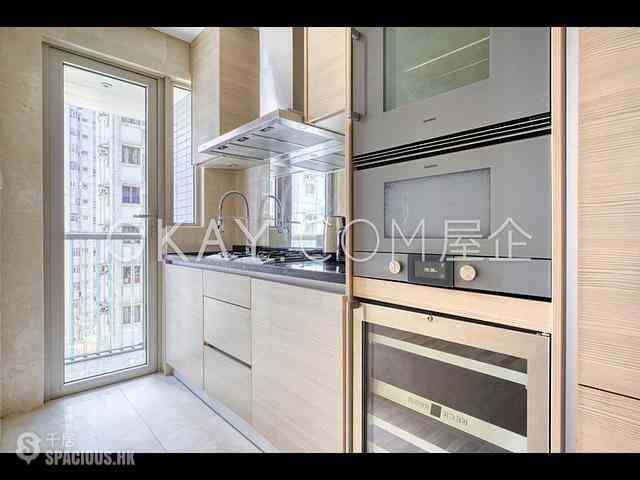 Wan Chai - The Avenue Phase 2 04