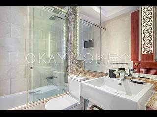 Wan Chai - The Avenue Phase 2 09