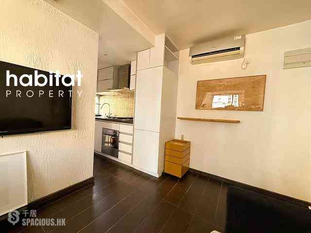 Sheung Wan - Wah Koon Building 01