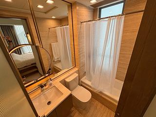 Ap Lei Chau - Larvotto Block 10 07