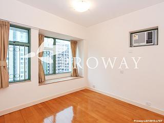 Mid Levels Central - Robinson Place Block 1 07