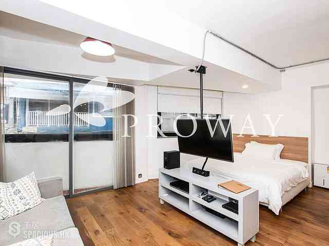 Soho - 40, Elgin Street 01