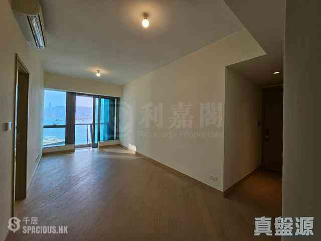 Cheung Sha Wan - Grand Victoria 01