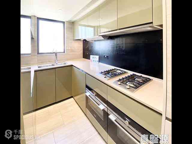 North Point - Fleur Pavilia Tower 2 04