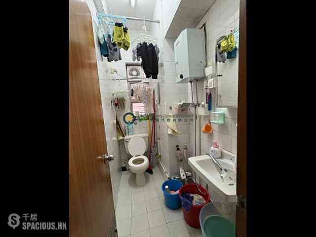 Sai Ying Pun - Chung Ah Building 04