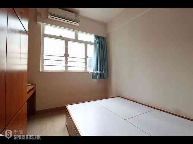 Wan Chai - Hip Sang Building 03