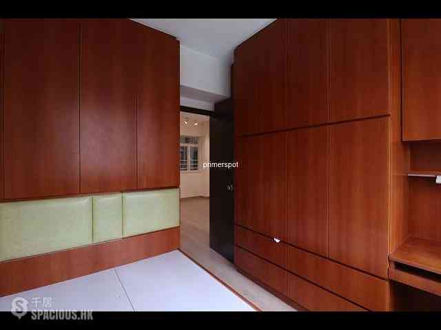 Wan Chai - Hip Sang Building 04