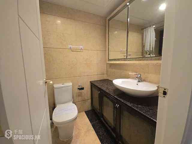 West Kowloon - The Arch Moon Tower (Block 2A) 01