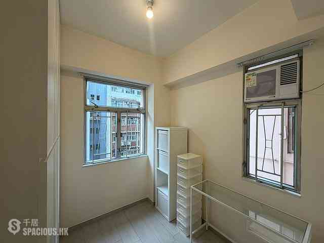 Wan Chai - Wah Fat Mansion 02