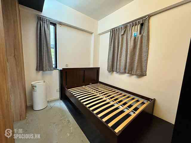 Sheung Wan - Tai Wing House 09