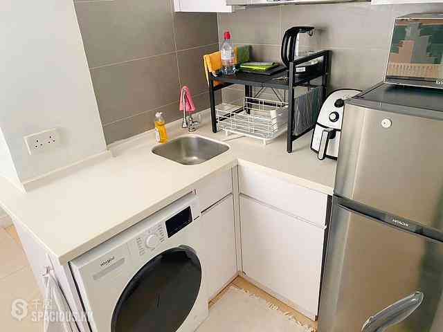 Central - 48, Gage Street 02