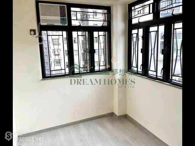 Sai Ying Pun - Fu Moon Building 01