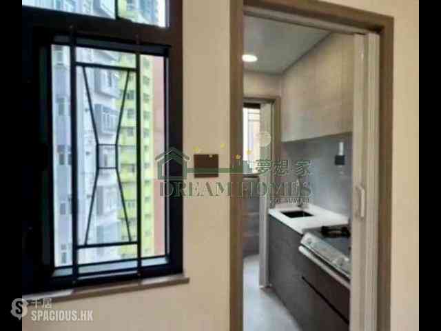 Sai Ying Pun - Fu Moon Building 04