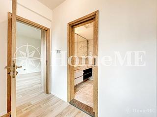 Mid Levels Central - St. Joan Court 04