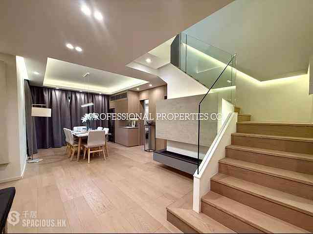 Mid Levels Central - Elegant Terrace 01