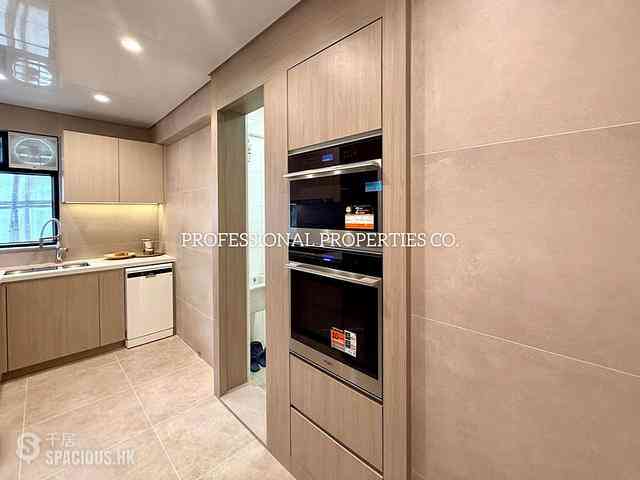 Mid Levels Central - Elegant Terrace 04
