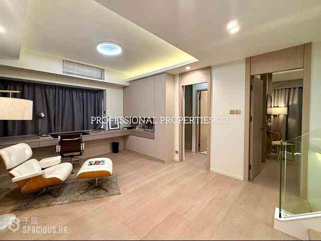 Mid Levels Central - Elegant Terrace 05