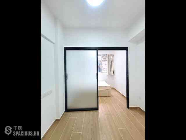 Wan Chai - Luen Tai Building 02