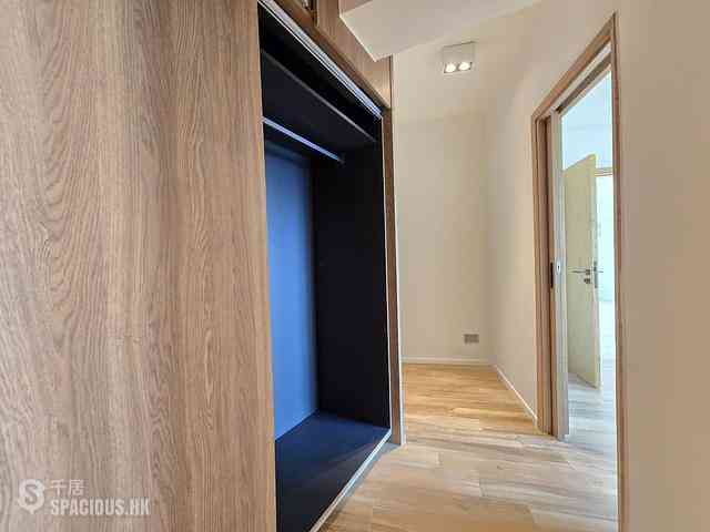 Mid Levels Central - St. Joan Court 07