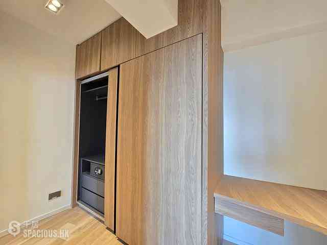 Mid Levels Central - St. Joan Court 07