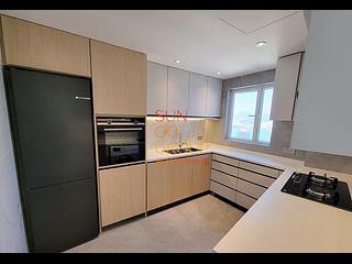 Mid Levels Central - The Grand Panorama 08