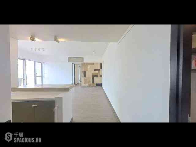 Sai Ying Pun - Island Crest Block 1 01