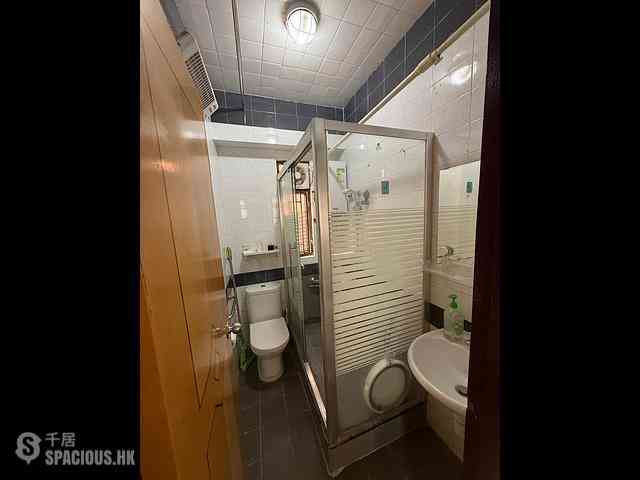 Shek Tong Tsui - Sun King House 04