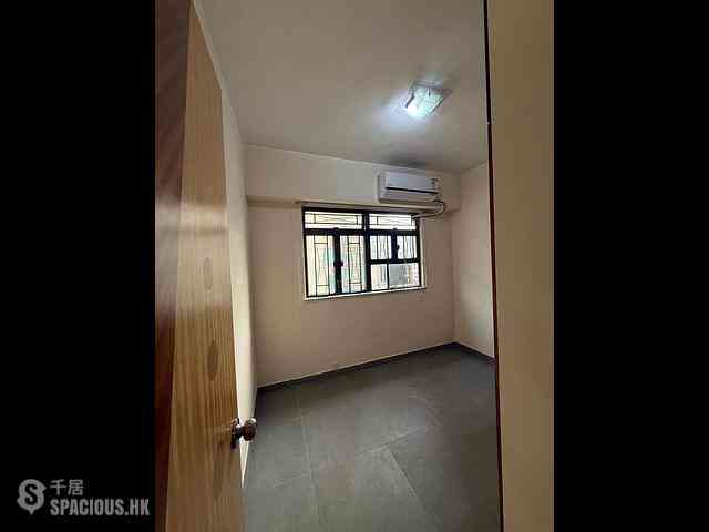 Shek Tong Tsui - Sun King House 07