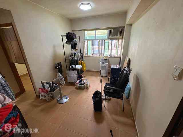 Sai Ying Pun - Hing Wah House 03