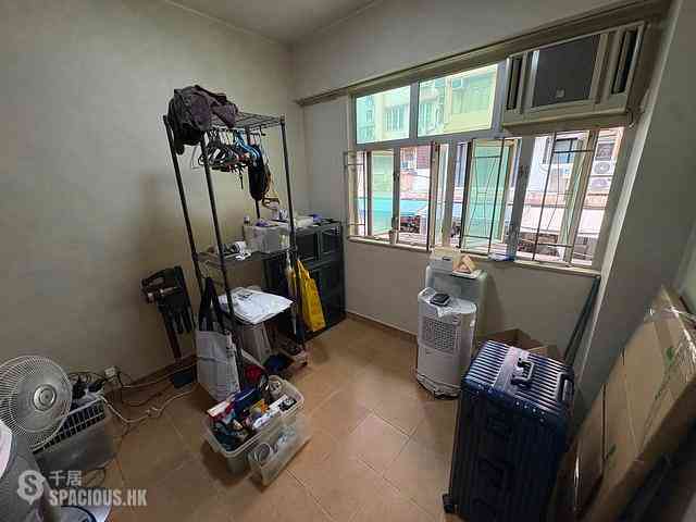 Sai Ying Pun - Hing Wah House 09