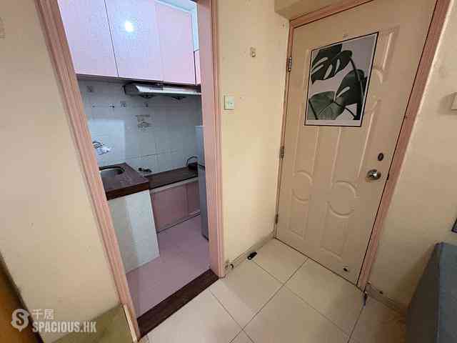 Sai Ying Pun - Tung Cheung Building 04