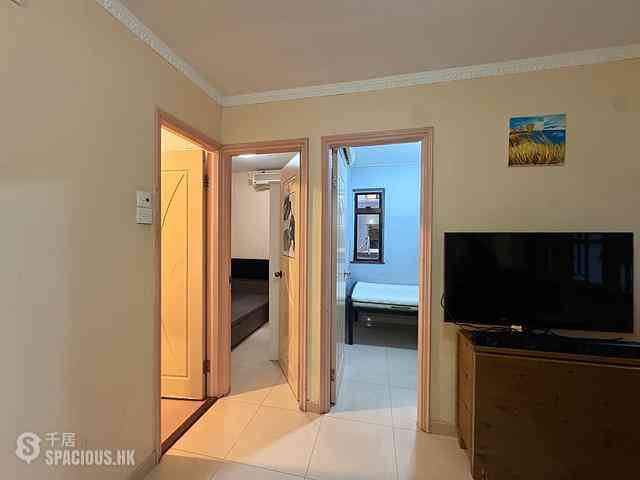 Sai Ying Pun - Tung Cheung Building 05