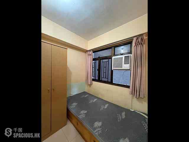 Sai Ying Pun - Tung Cheung Building 12