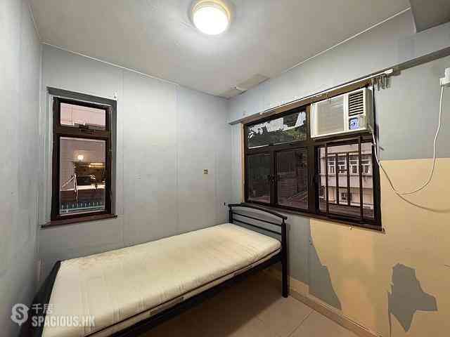 Sai Ying Pun - Tung Cheung Building 17