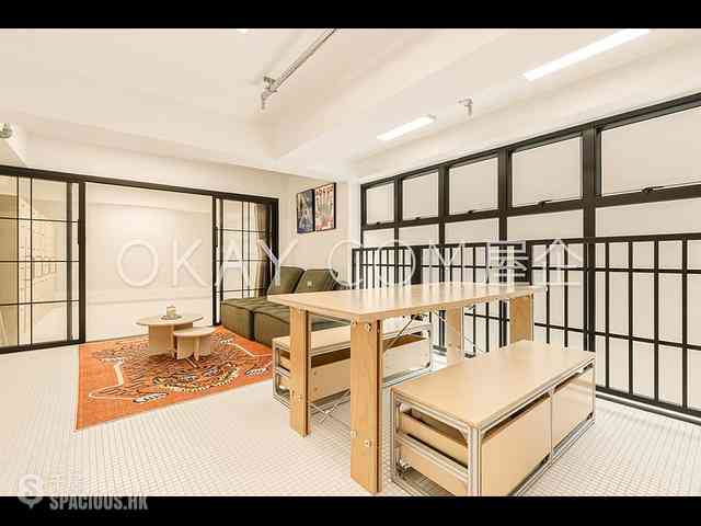 Central - 10, Gage Street 01