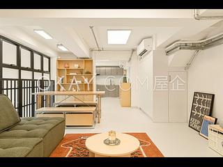 Central - 10, Gage Street 02