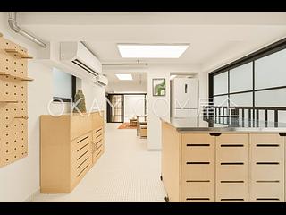 Central - 10, Gage Street 04