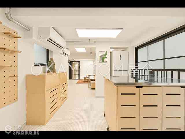 Central - 10, Gage Street 04