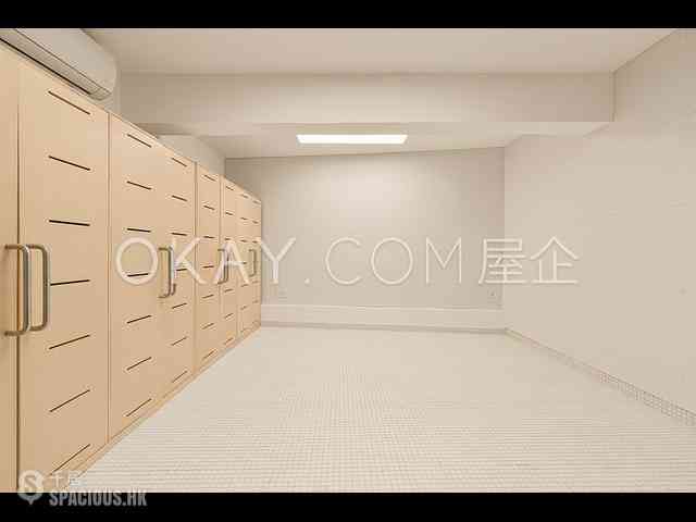 Central - 10, Gage Street 08