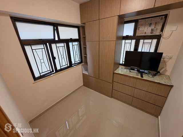 Sai Ying Pun - The First Building 08