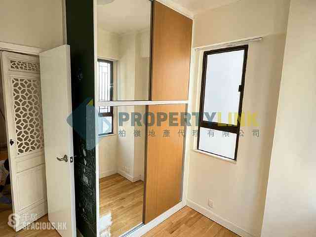 Sai Ying Pun - Golden Phoenix Court 06