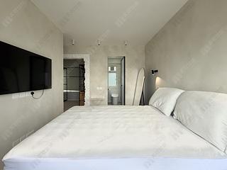 Soho - Centrestage Block 2 04