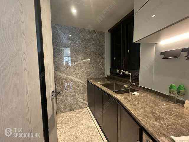 Wong Chuk Hang - The Southside Phase 3B Blue Coast Tower 2A 07