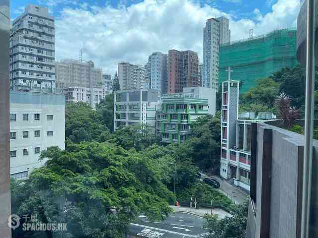 Fortress Hill - Le Sommet Block 2 02