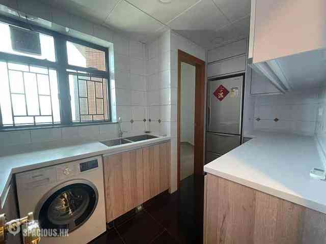 Fortress Hill - Le Sommet Block 2 03