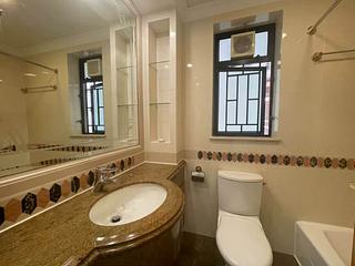 Fortress Hill - Le Sommet Block 2 04