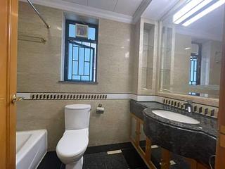 Fortress Hill - Le Sommet Block 2 05